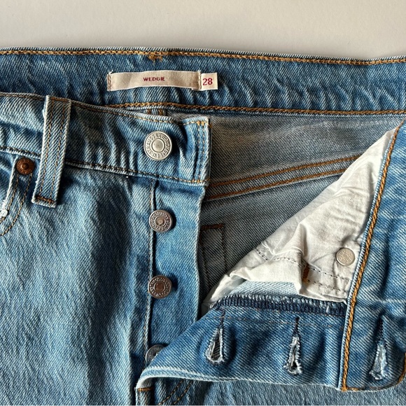 ♡ *NWOT* Levi Wedgie Icon Jeans - Picture 7 of 8